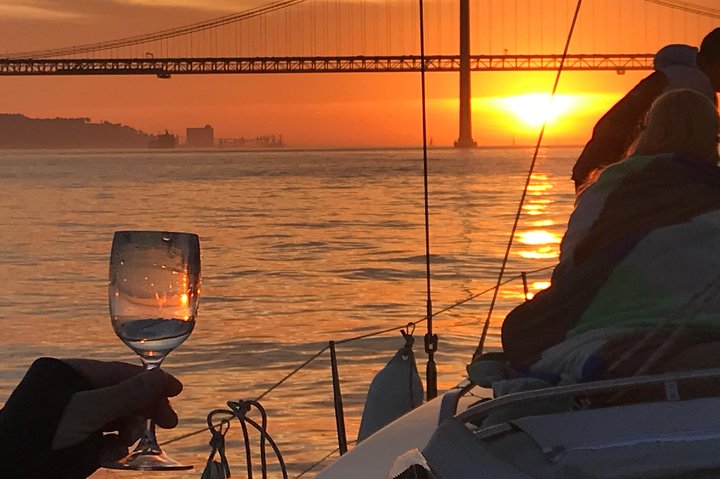 Sailing at sunset on the Tagus